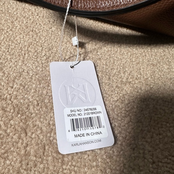 Karla Hanson handbag. I believe it to be a businesslike bag. Perhaps for travel - Picture 14 of 16